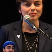 La politicienne Christine Fr&eacute;chette et le journaliste Gali Bonin.