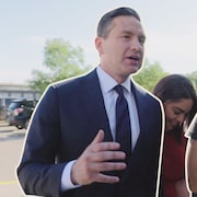 Pierre Poilievre et la journaliste Julia Pagé