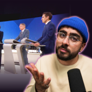 Le journaliste Gali Bonin et les chefs qui ont particip&eacute; au d&eacute;bat des chefs de Radio-Canada.