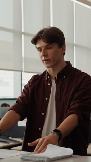 Le journaliste stagiaire Zachary Sanche de l'équipe de Rad.